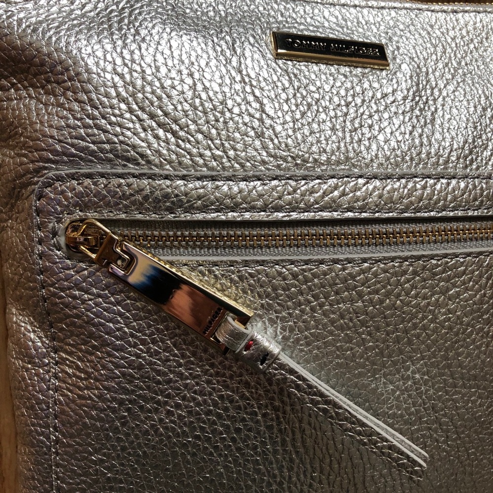 Tommy Hilfiger Silver Metallic Leather Crossbody - Picture 4 of 4